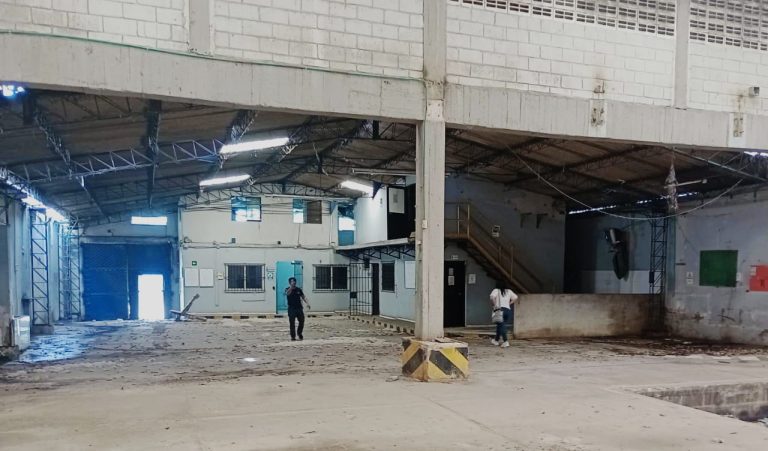 Bodega de oportunidad en Barrio Abajo